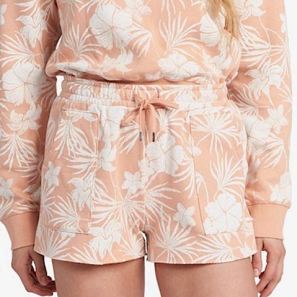 New Roxy Floral Rebel Heart Sweatshorts in Size XL